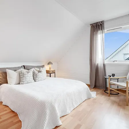 Modern 5br House - - 2,5 Bathroom - Terrace - Parking ボードー