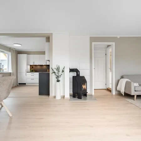 ヴィラ Modern 5br House - - 2,5 Bathroom - Terrace - Parking