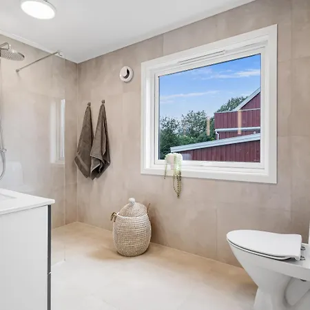 Modern 5br House - - 2,5 Bathroom - Terrace - Parking * ボードー